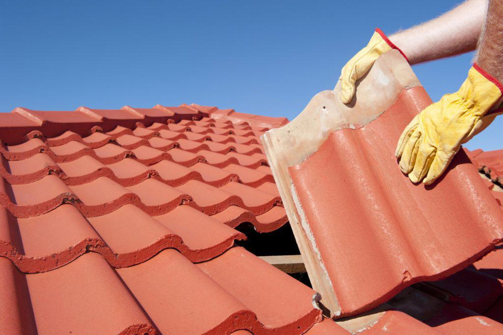 4 Situations Where Homeowners Should Hire A Professional Roofing Contractor