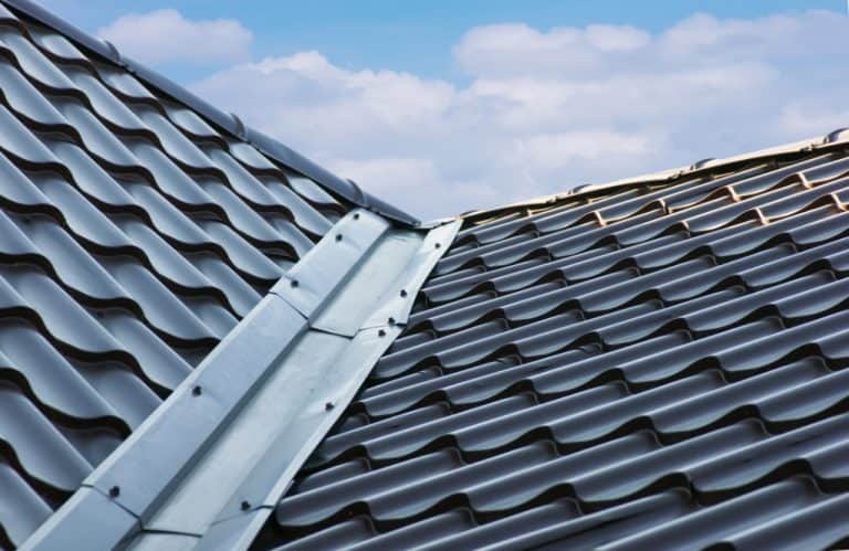 roofing contractor maintenance-tips-how-to-enjoy-the-long-term-benefits-of-metal-roofing