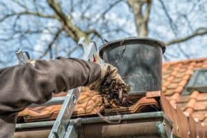 Effective Ways Of Cleaning Gutters Using A Ladder